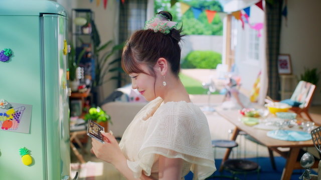 FRUITS ZIPPER『meiji♡FRUITS ZIPPER～暑い日だってチョコっといい日になぁれ～ #NEWOKASHIPROJECT』より