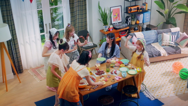 FRUITS ZIPPER『meiji♡FRUITS ZIPPER～暑い日だってチョコっといい日になぁれ～ #NEWOKASHIPROJECT』より