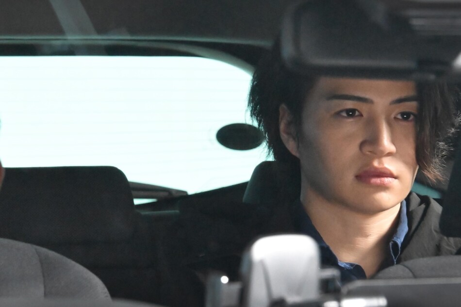 『放送局占拠』第2話で妖2人の素顔が明らかに