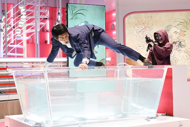 『放送局占拠』第2話で妖2人の素顔が明らかにの画像