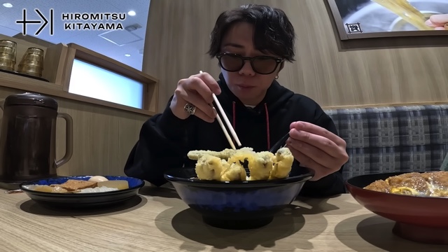 『資さんうどん（すけさんうどん）』で爆食いをする北山宏光