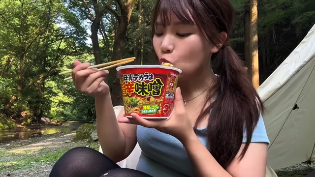 大自然のなかでお酒を堪能する、週末キャンプチャンネル。のりか