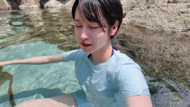 山奥の温泉に入るmii