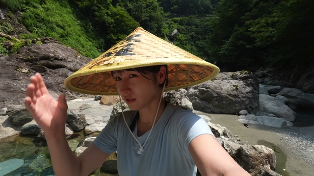 山奥の温泉に入るmii