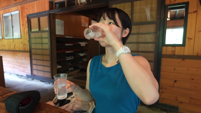 山奥の温泉に入るmii