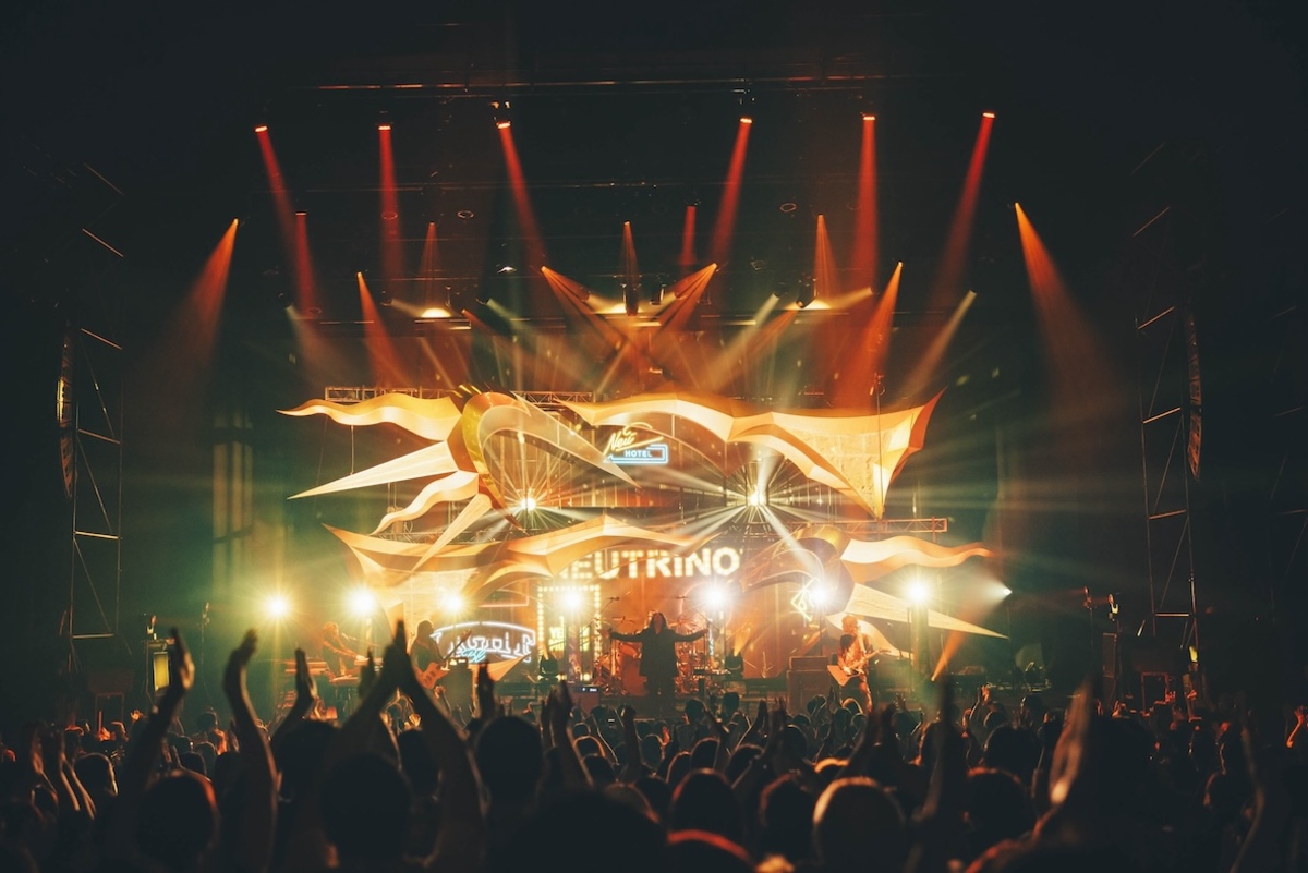 THE YELLOW MONKEY全国ツアー写真集発売の画像