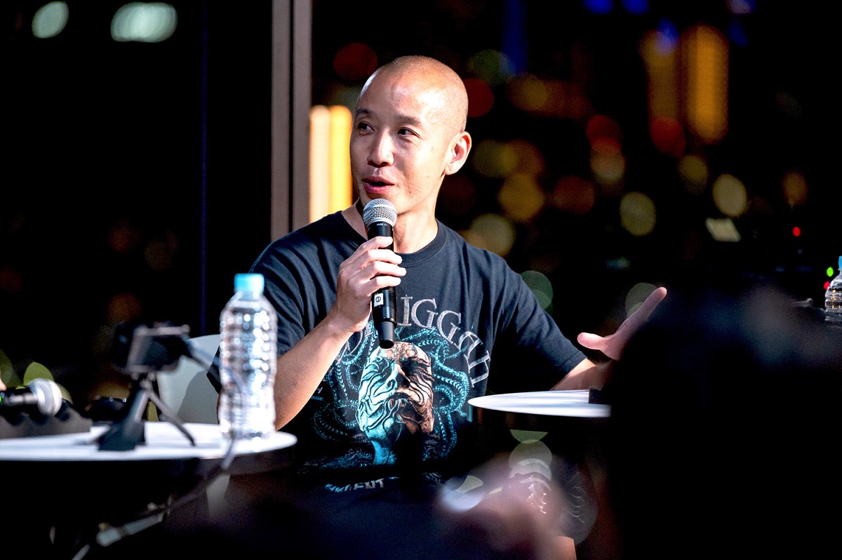 AGEHARIDe株式会社によるナイトエンターテインメント「LIGHTDANCe」