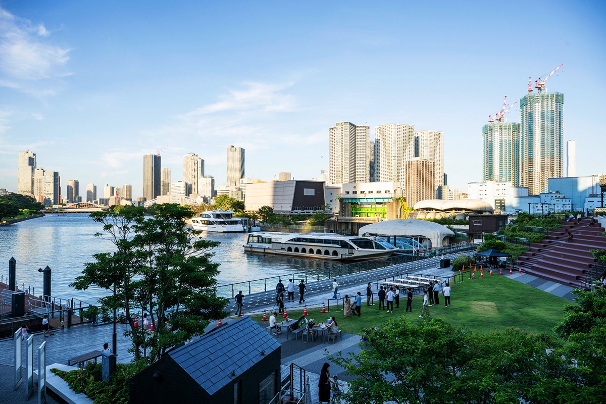 AGEHARIDe株式会社によるナイトエンターテインメント「LIGHTDANCe」