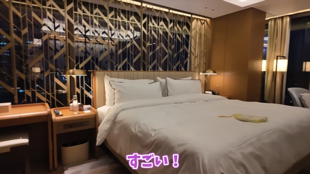 横浜の高級ホテルを満喫するあま猫