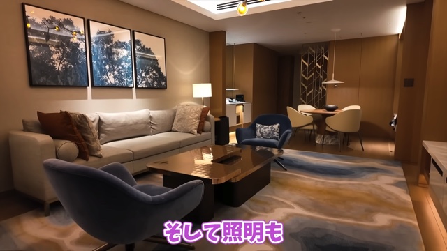 横浜の高級ホテルを満喫するあま猫