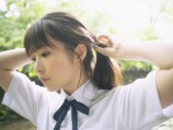 乃木坂46・小川彩、清流で魅せる儚い透明感の画像