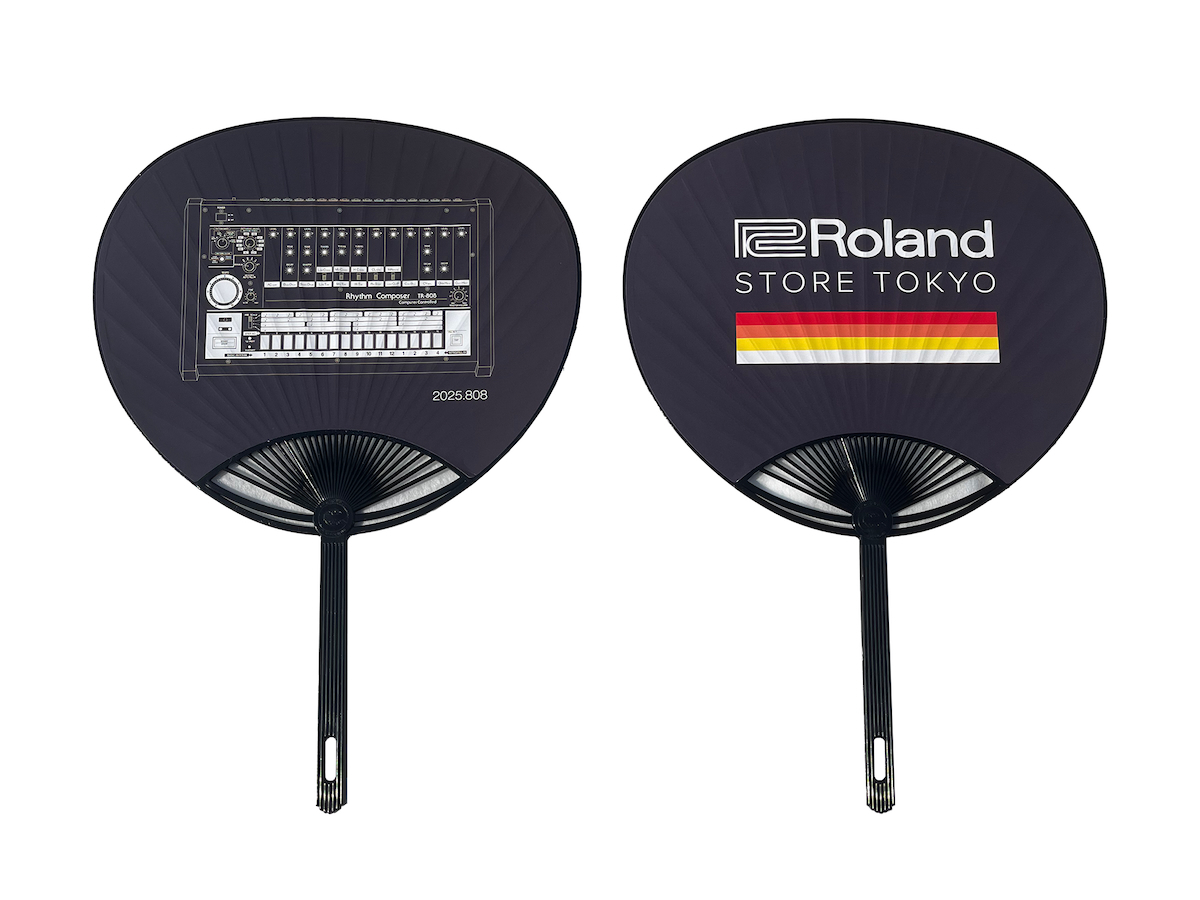 オリジナルうちわ(写真はRoland Store Tokyo仕様)