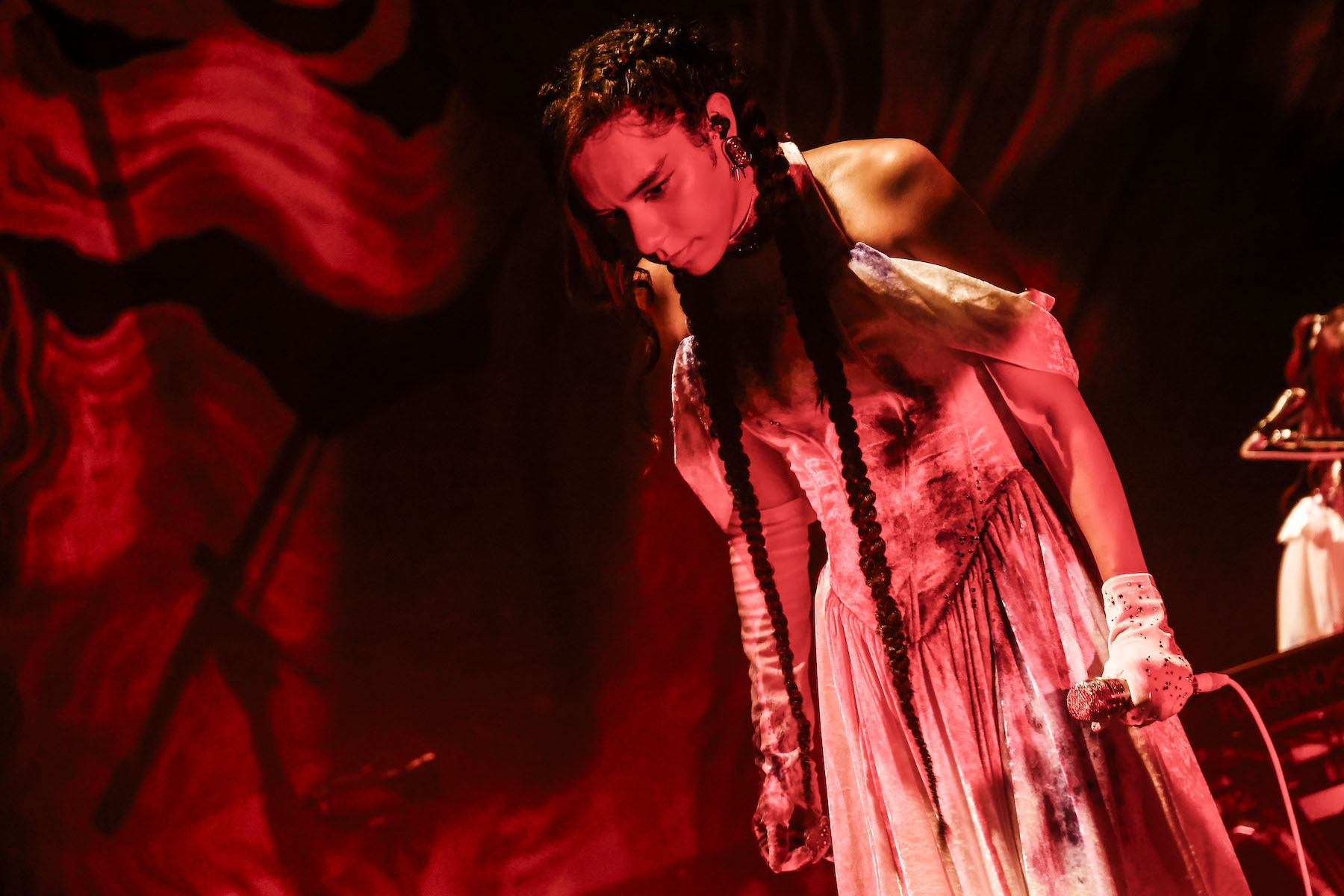 女王蜂が貫く美学と単独公演『強火』