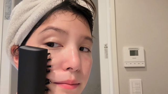 すっぴん姿を見せる川島海荷