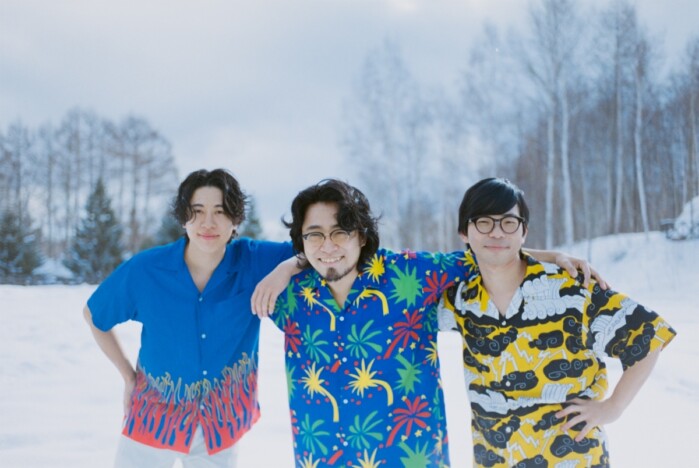 ズーカラデル、ニューALジャケ写公開