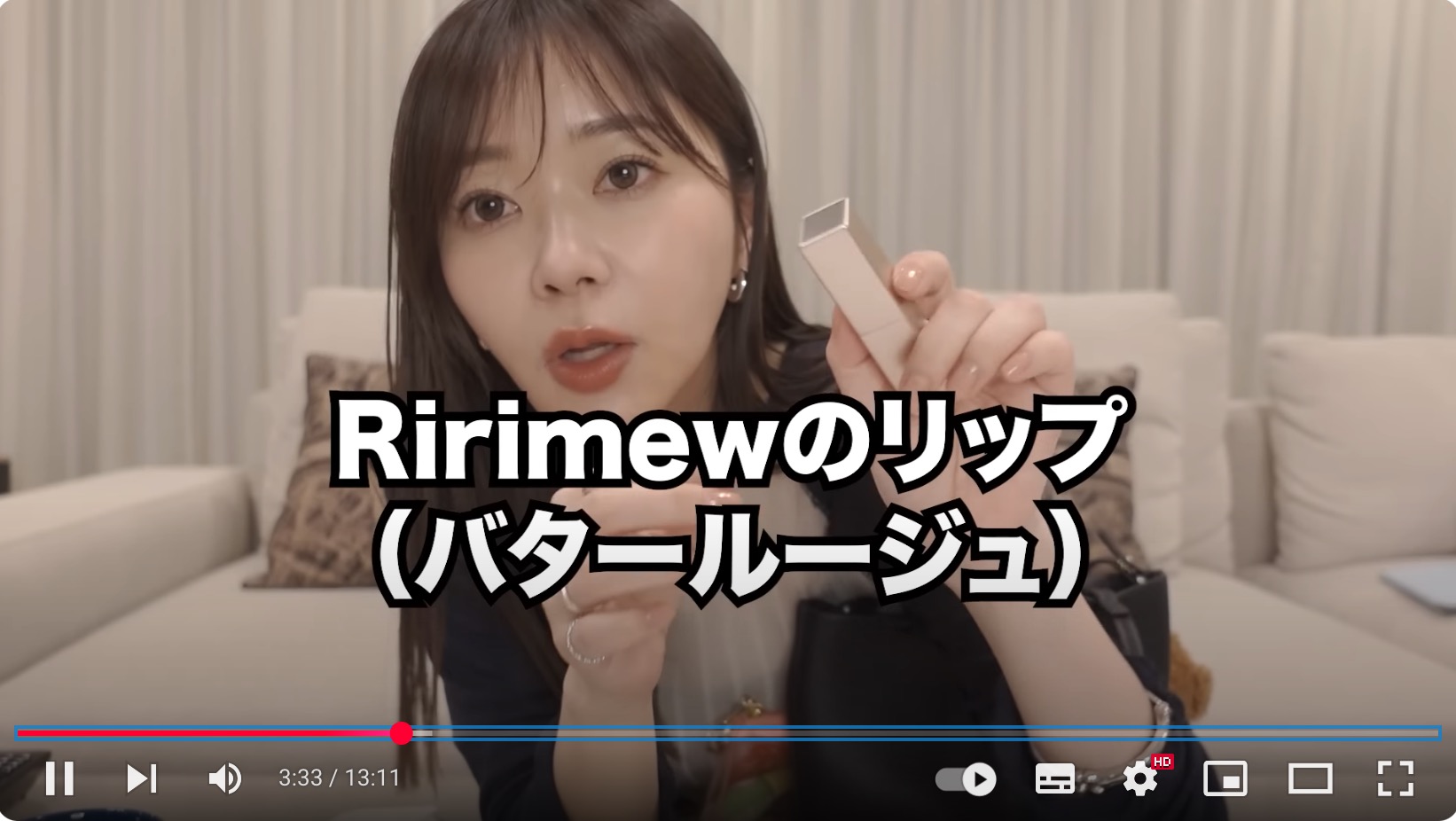 指原莉乃、愛用カバンの中身を紹介の画像