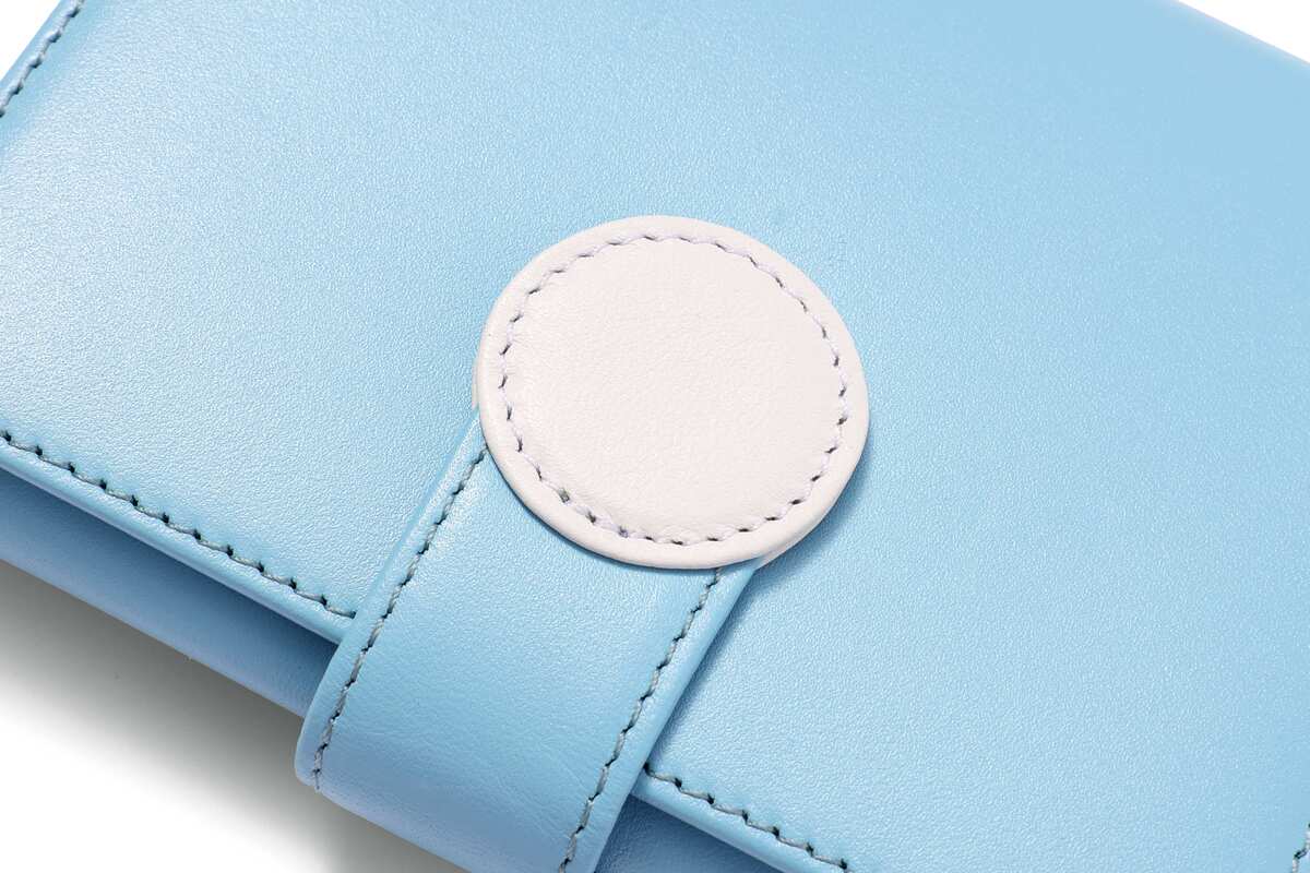 『ドラえもん』の手が二つ折り財布にの画像