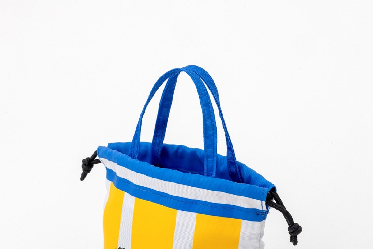 平成ギャルブランドのショッパー風ポーチの画像