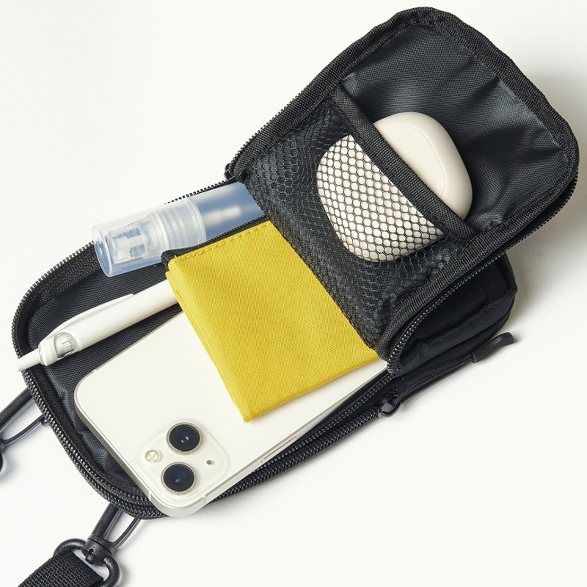 「モンタベア®ロゴ入りショルダーバッグ」の画像