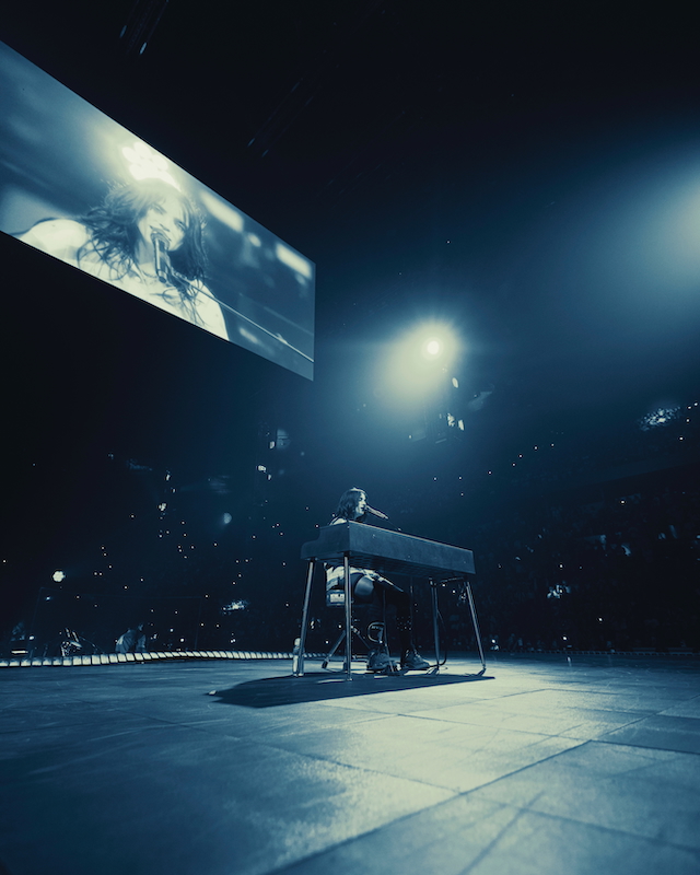 『Billie Eilish: HIT ME HARD AND SOFT: THE TOUR』パリ公演より