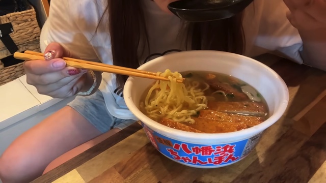 車中泊系女子、深夜の駐車場で恐怖体験の画像