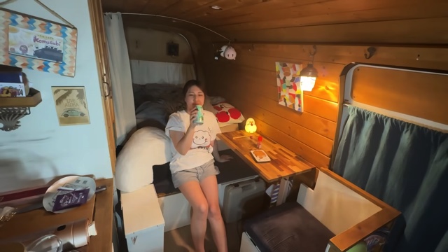 ハイエースで晩酌をするこむすびチャンネル