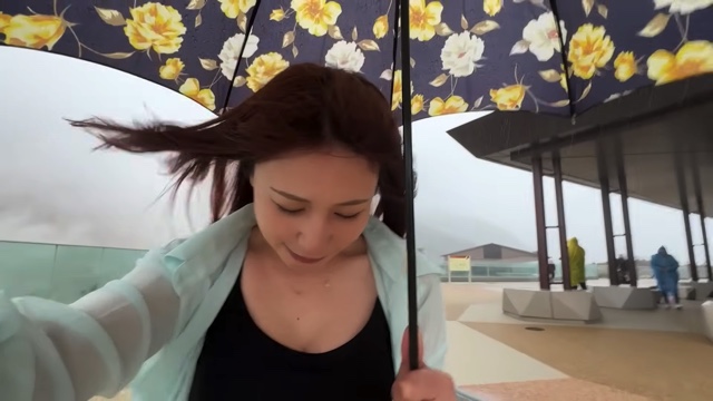 雨のなか大涌谷を観光するこむすびチャンネル