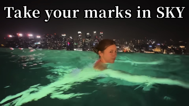 シンガポールでナイトプールを満喫する仲里依紗