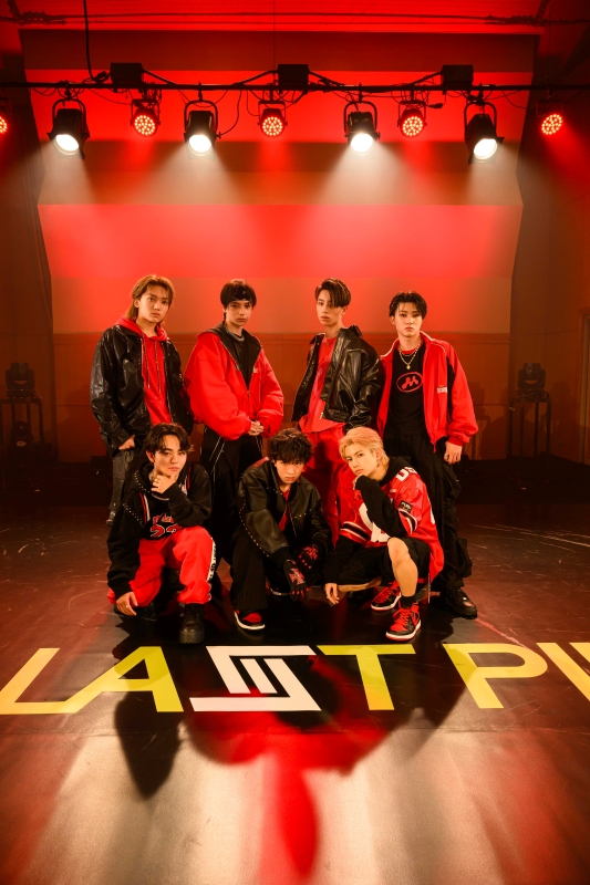 『THE LAST PIECE』より「Blast Off」グループカット