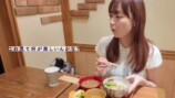 定食を頬張る宇垣美里