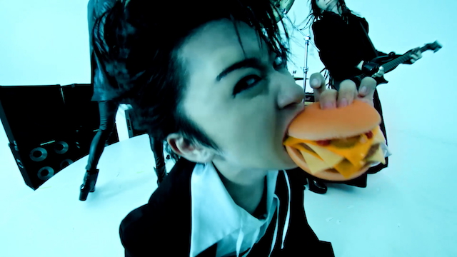 マクドナルド新CM「LUNA CHEE」篇より