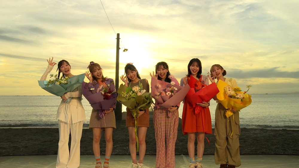 au新CMに「FRUITS ZIPPER」が出演の画像