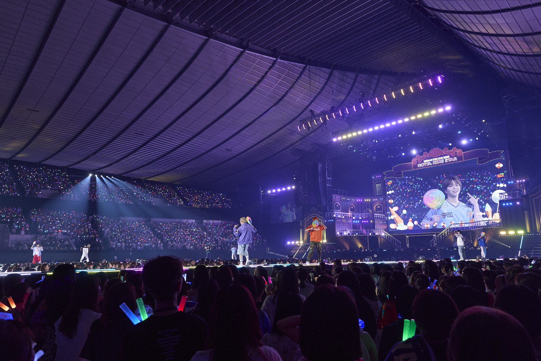 『EBiDAN THE LIVE 2025 HOTEL NINE STAR』（撮影＝ウチダアキヤ、草間智博）