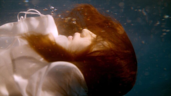 にしな、新曲「輪廻」MV公開