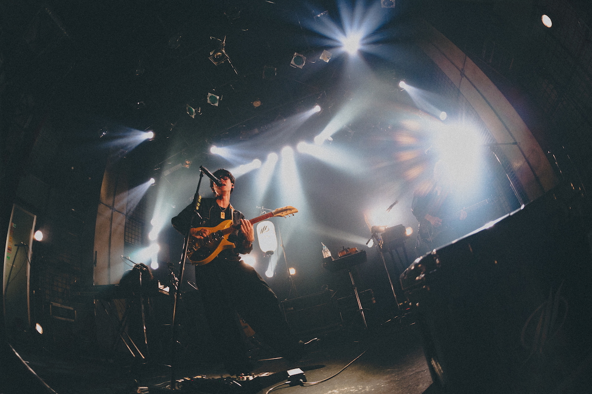 『KI_EN 2nd one_man LIVE 「合縁_奇縁 弍」』（撮影＝Satoki Demoto）