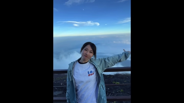 富士山を登頂する「もう30歳なんだから」の姉