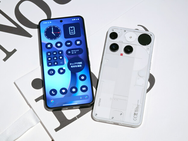 『Phone (3)』の実機写真。お洒落デザインもポイント高し