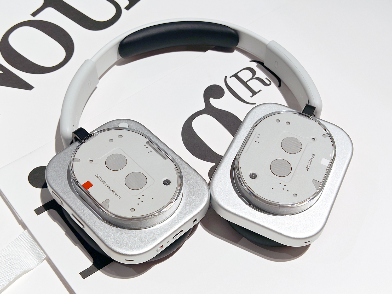 Nothing最新スマホ＆ヘッドホン発売の画像