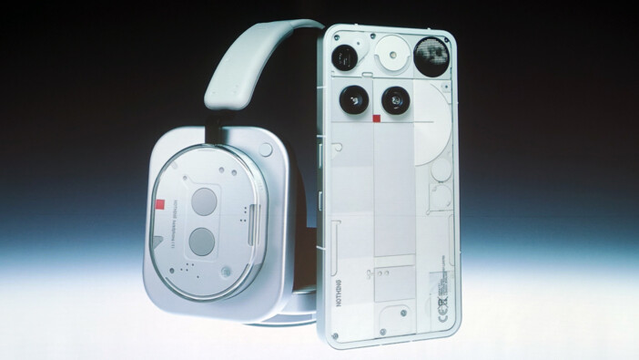 透明デザインのヘッドホンと、ドット絵表示が楽しい『Nothing Phone (3)』が日本に上陸