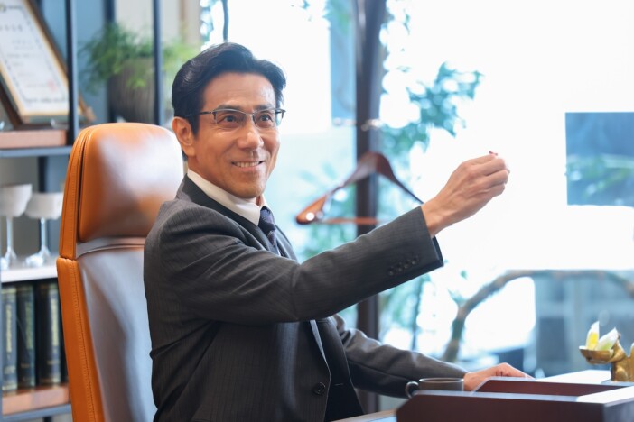 岸谷五朗が明かす『初恋DOGs』撮影秘話