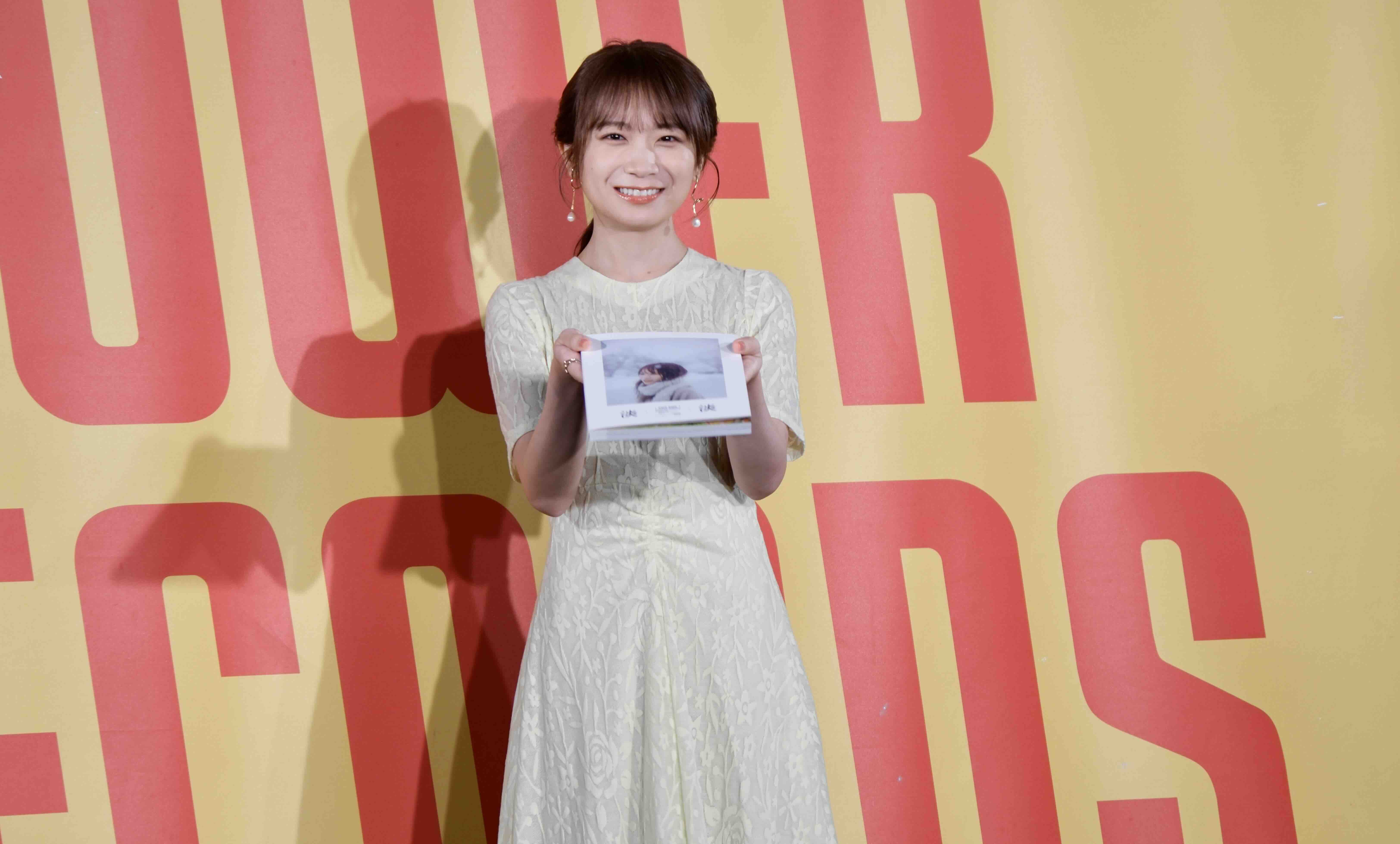 秋元真夏フォトブック発売記念レポートの画像