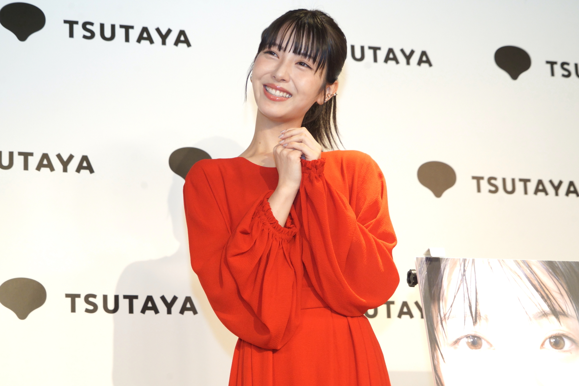 浜辺美波、すっぴんで撮影の写真集語る