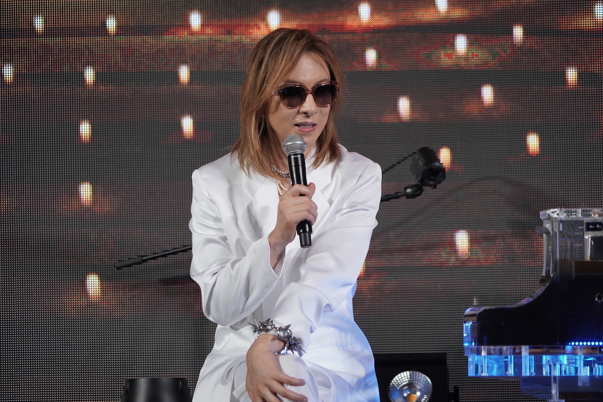 YOSHIKI（撮影＝本 手）