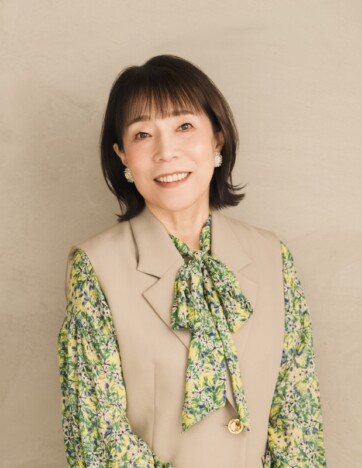 白鳥英美子、ベストアルバムリリース