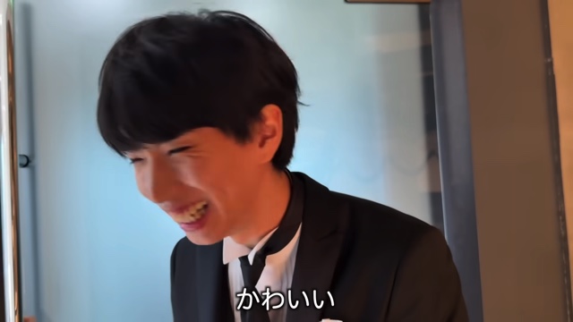 ウェディングフォトを撮影するはじめしゃちょーと妻