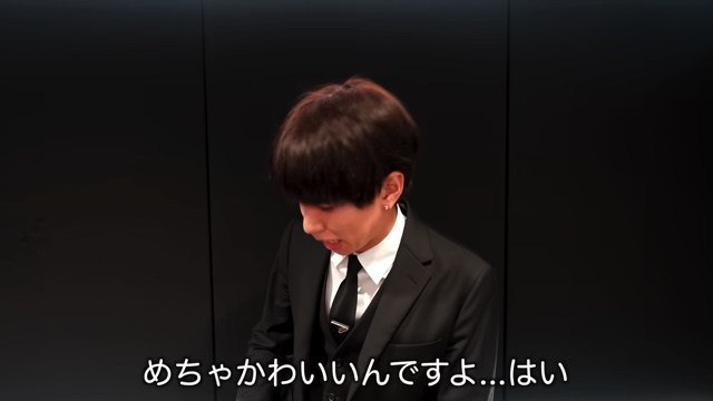 ウェディングフォトを撮影するはじめしゃちょーと妻