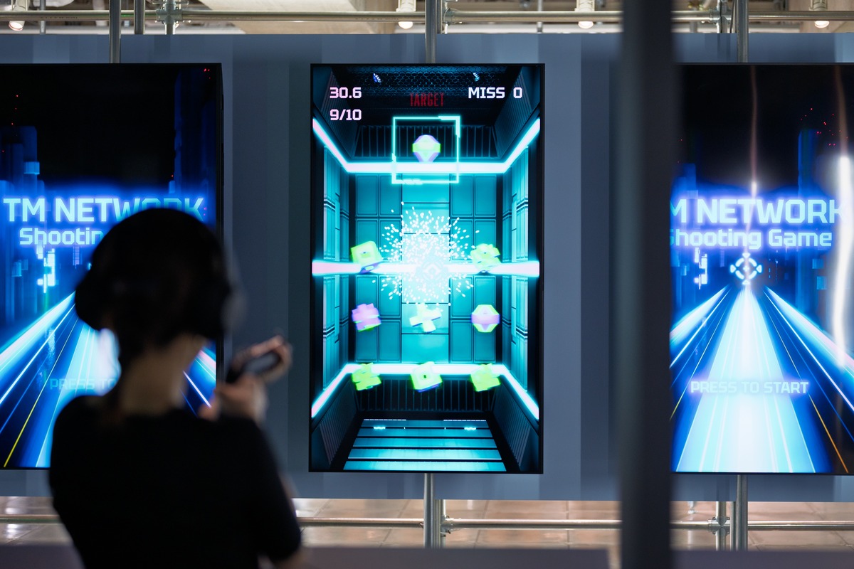 『TM NETWORK 2025 IP』（写真提供：Ginza Sony Park）