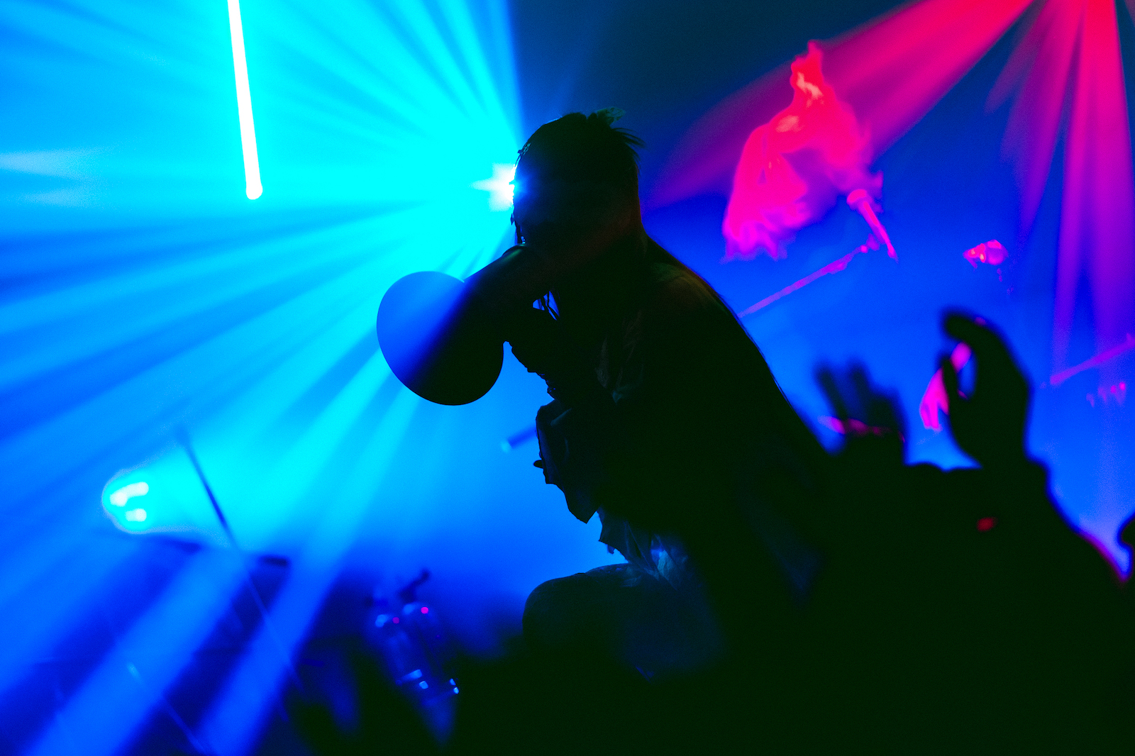 harha、ライブで見せる圧倒的な存在感