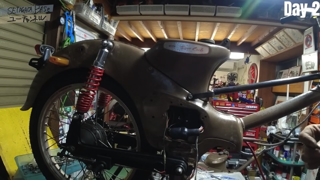 3日間でハンターカブを制作する様子