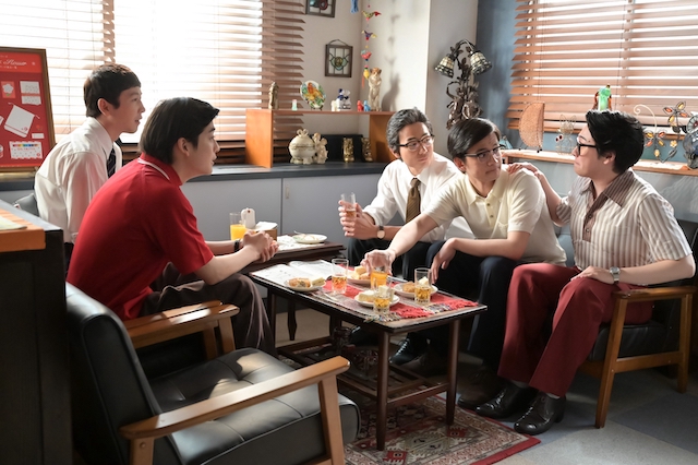 『あんぱん』第114話、手嶌治虫が柳井家にの画像